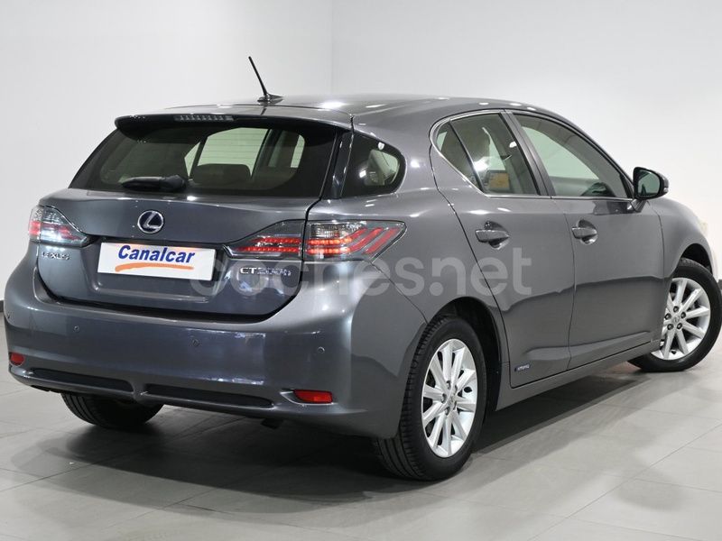 Usado Lexus CT200h 136 CV (100 kW) 2012 Gris Berlina