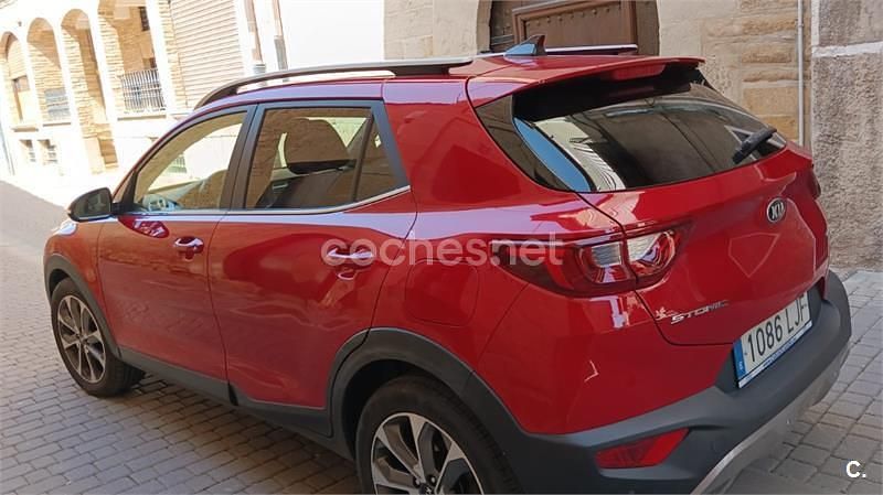 Usado Kia Stonic 100 CV (73 kW) 2020 Rojo SUV