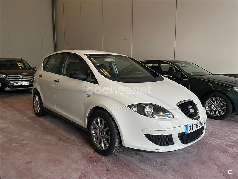 Blanco Usado 2005 Seat Altea Sport Berlina | 2500 € (Precio justo) - Imagen 1/4