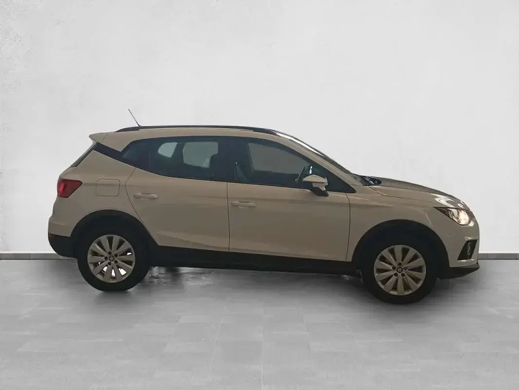 Usado Seat Arona Style 110 CV (80 kW) 2021 Blanco SUV