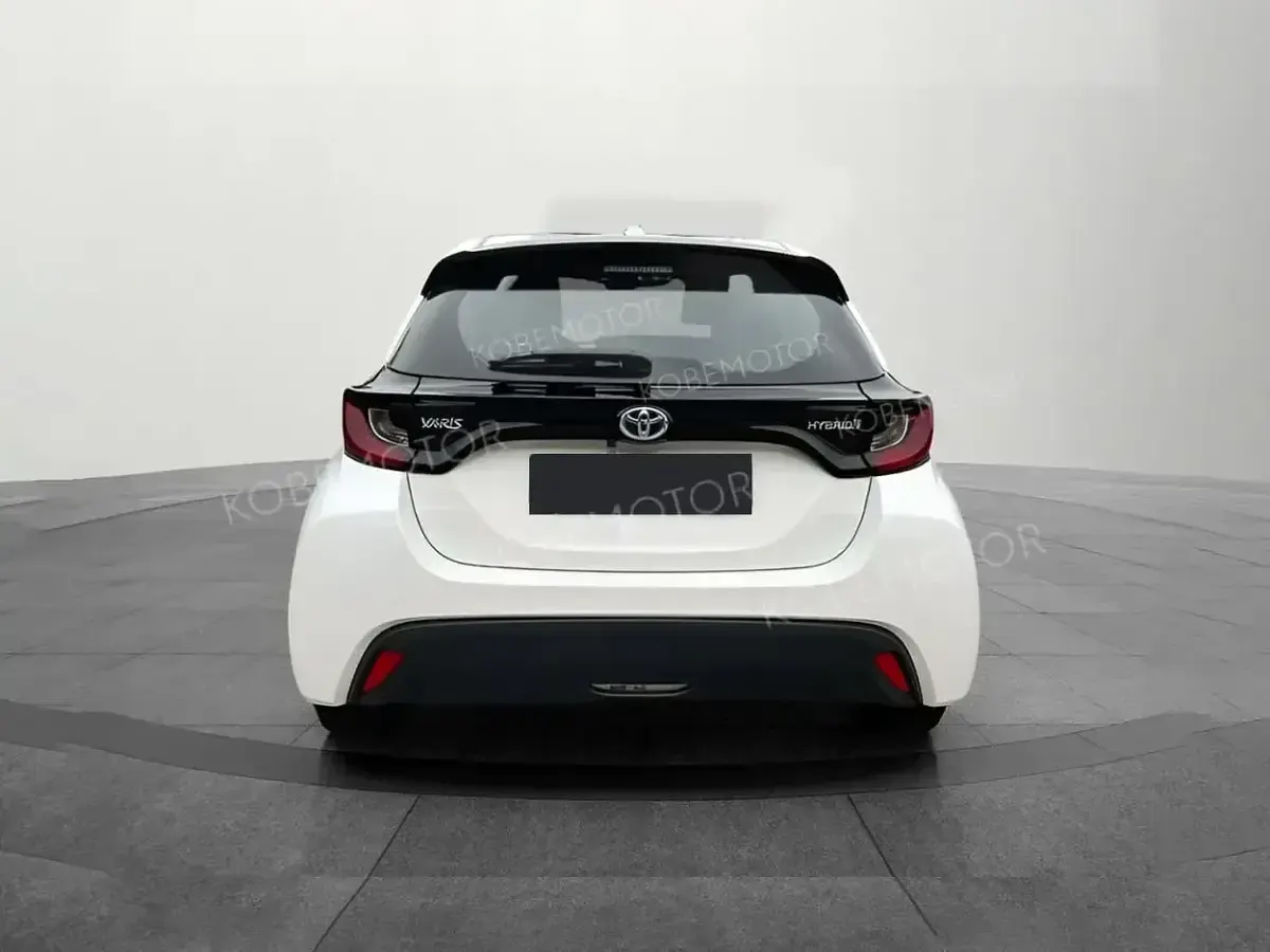 Nuevo Toyota Yaris Active 116 CV (85 kW) 2026 Blanco Utilitario