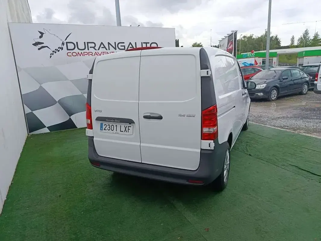 Usado Mercedes Vito 136 CV (100 kW) 2022 Blanco Van