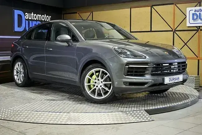 Usado Porsche Cayenne E-Hybrid 462 CV (339 kW) 2021 Gris SUV