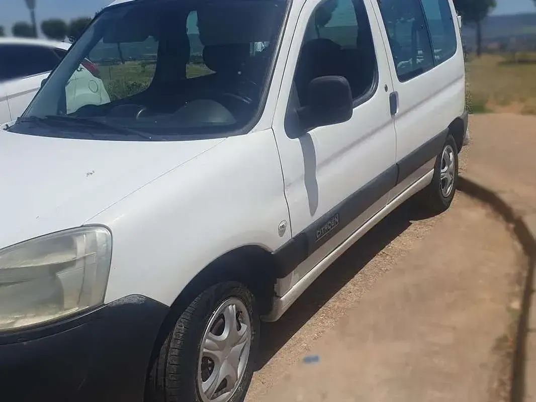 Usado Citroën Berlingo 75 CV (55 kW) 2008 Blanco Monovolumen