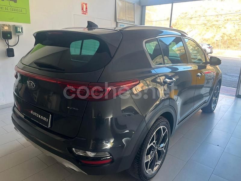 Usado Kia Sportage GT-Line 136 CV (100 kW) 2019 Gris / plata SUV