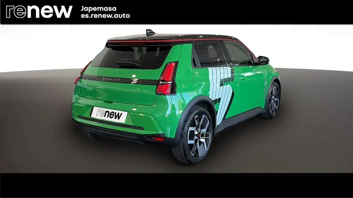 Usado Renault 5 E-Tech Techno 110 kW (150 CV) 2025 Verde pop con techo negro Berlina