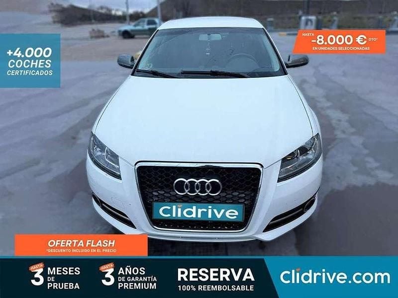 Usado Audi A3 Sportback Ambition 140 CV (102 kW) 2011 Blanco Utilitario