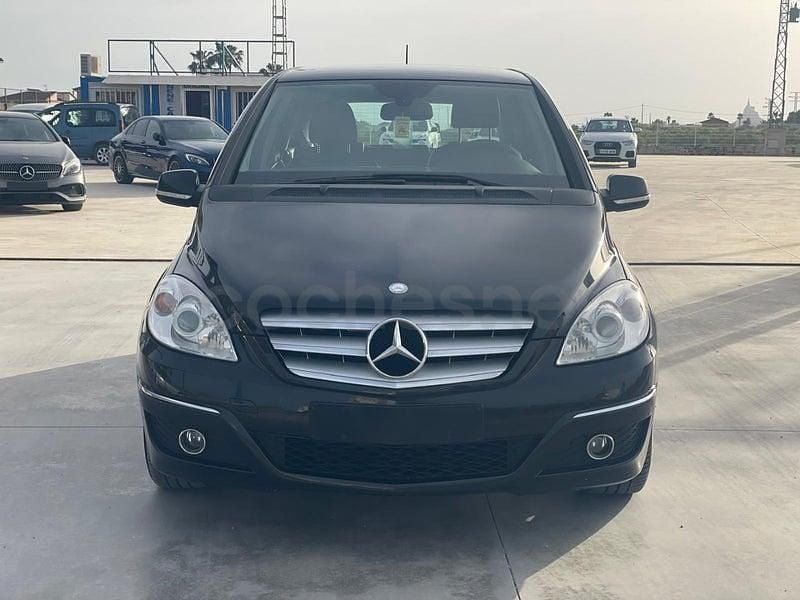 Usado Mercedes B180 109 CV (80 kW) 2009 Negro Monovolumen