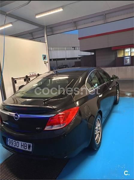 Usado Opel Insignia Cosmo 130 CV (95 kW) 2011 Negro Berlina