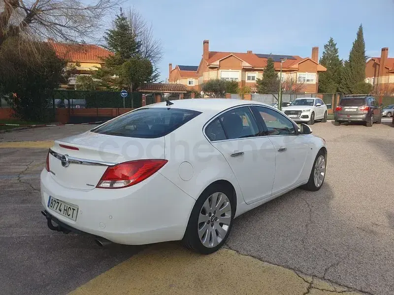 Usado Opel Insignia Sport 220 CV (161 kW) 2011 Blanco Berlina