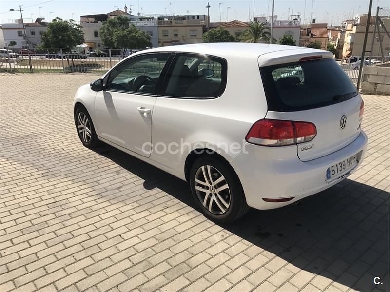 Blanco Usado 2011 VW Golf VI Advance Berlina | 5800 € (Buen precio) - Imagen 1/4