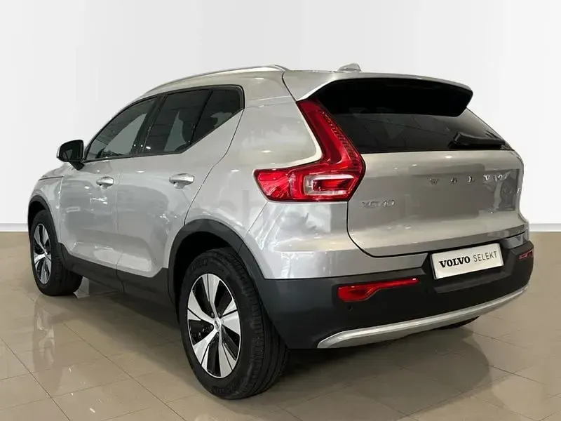 Usado Volvo XC40 Core 163 CV (119 kW) 2025 Gris / plata SUV
