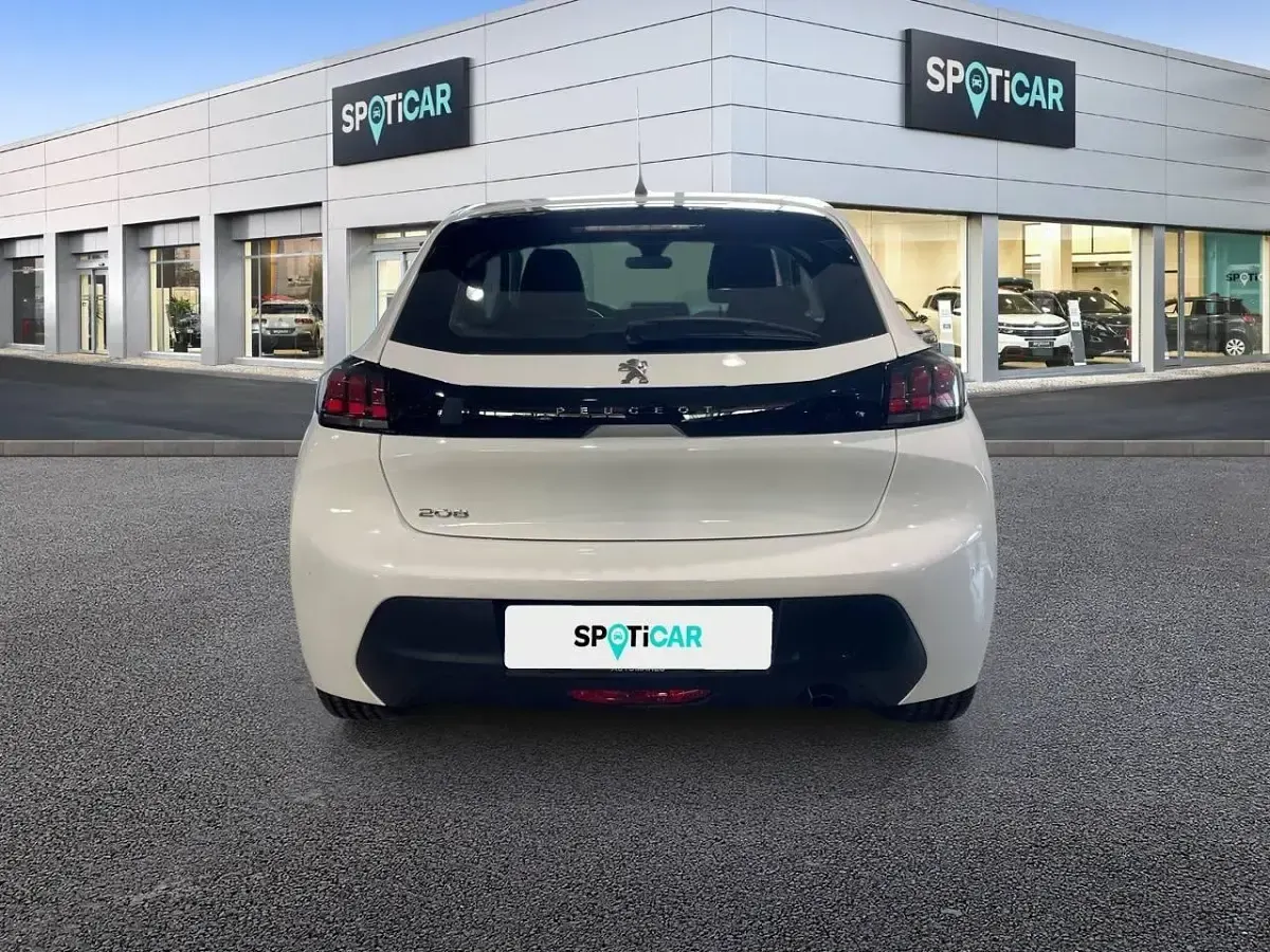 Usado Peugeot 208 Active 100 CV (73 kW) 2023 Blanco Utilitario