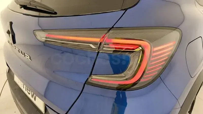 Usado Renault Captur Techno 100 CV (73 kW) 2025 Azul SUV