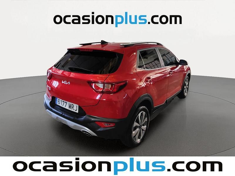 Usado Kia Stonic 120 CV (88 kW) 2024 Rojo SUV