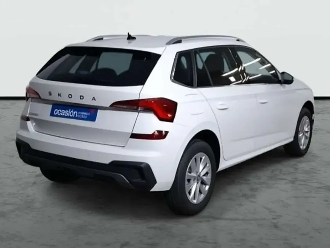 Usado Skoda Kamiq Selection 95 CV (69 kW) 2026 Blanco SUV
