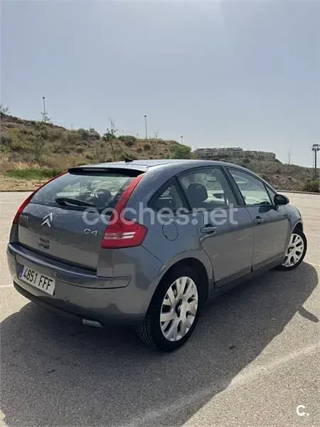 Usado Citroën C4 VTR Sport 110 CV (80 kW) 2006 Gris / plata Berlina