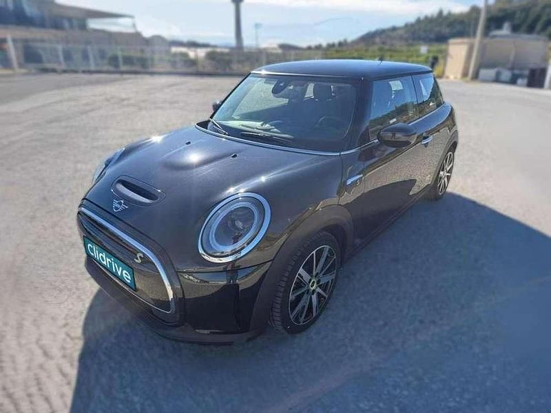 Usado Mini Cooper SE 135 kW (184 CV) 2023 Negro Utilitario