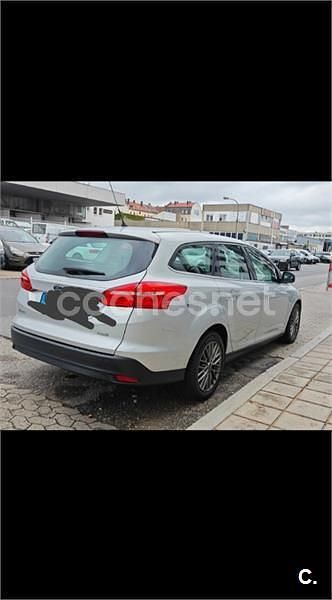 Gris / plata Usado 2015 Ford Focus Titanium Familiar | 7500 € (Precio justo) - Imagen 1/4