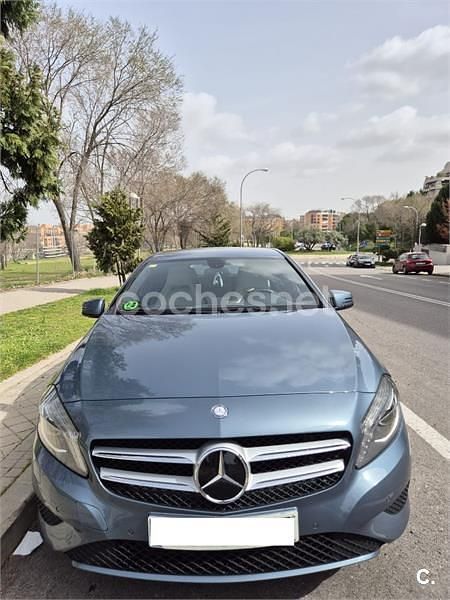 Usado Mercedes A200 Urban 136 CV (100 kW) 2015 Azul Berlina