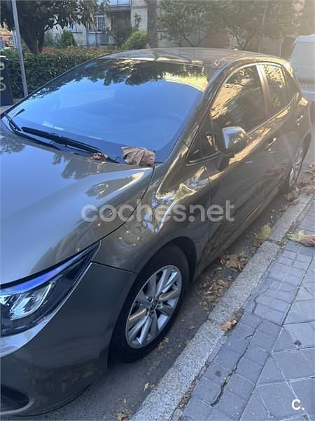 Gris / plata Usado 2024 Toyota Corolla Active Berlina | 23.250 € (Precio justo) - Imagen 1/4