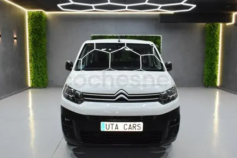 Usado Citroën Berlingo Live 102 CV (75 kW) 2021 Blanco Monovolumen