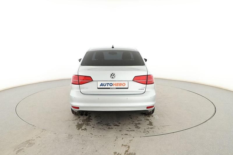 Usado VW Jetta Sport 150 CV (110 kW) 2014 Gris Berlina