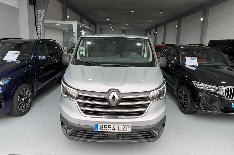 Usado Renault Trafic 150 CV (110 kW) 2022 Gris Monovolumen