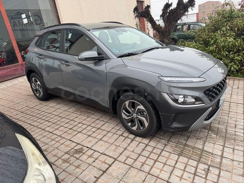 Usado Hyundai Kona 141 CV (103 kW) 2023 Gris / plata SUV
