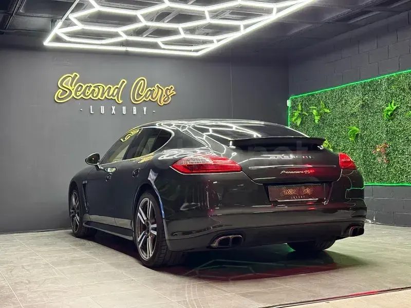 Usado Porsche Panamera 400 CV (294 kW) 2011 Gris / plata Utilitario