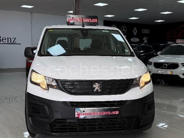 Usado Peugeot Rifter Active 100 CV (73 kW) 2022 Blanco Monovolumen