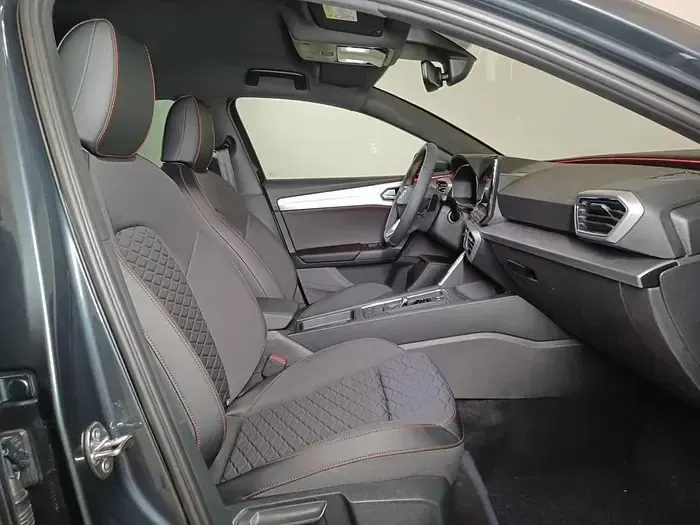 Usado Seat Leon FR 150 CV (110 kW) 2024 Gris