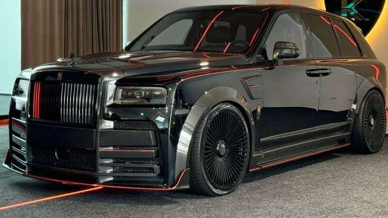 Negro Usado 2023 Rolls Royce Cullinan SUV | 882.900 € - Imagen 1/4