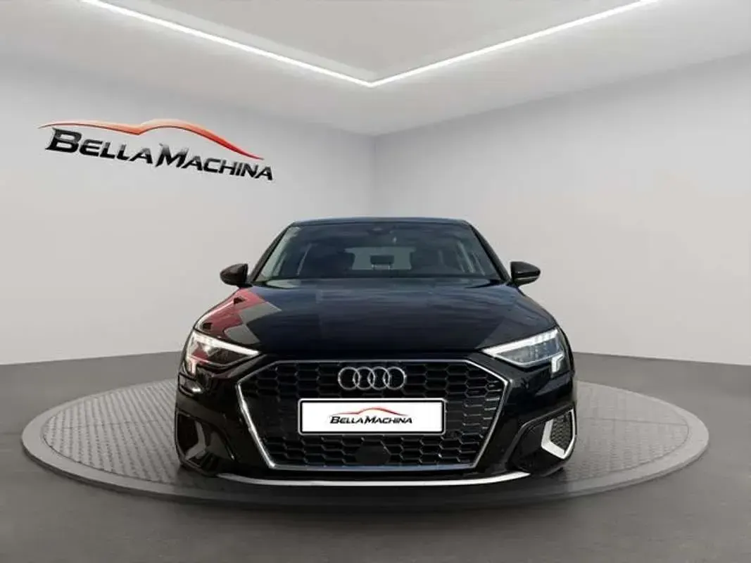 Usado Audi A3 Sportback Advanced 116 CV (85 kW) 2021 Negro Utilitario