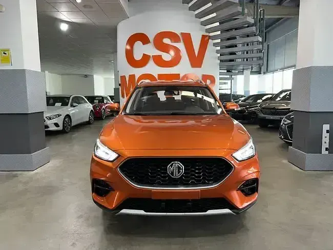 Usado MG ZS Comfort 106 HP (77 kW) 2024 Laranja SUV