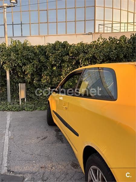 Usado Fiat Stilo Dynamic 140 CV (102 kW) 2002 Amarillo Berlina