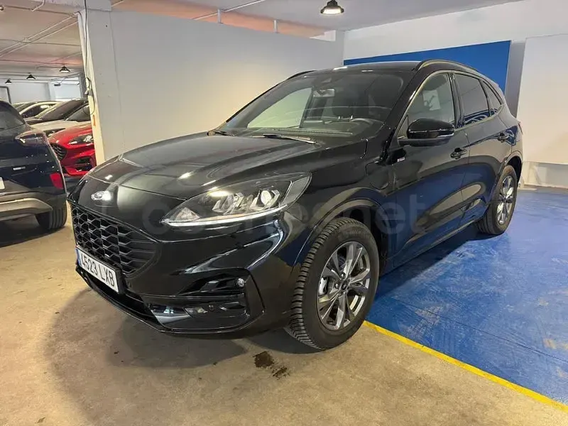 Usado Ford Kuga ST-Line 225 CV (165 kW) 2022 Negro SUV