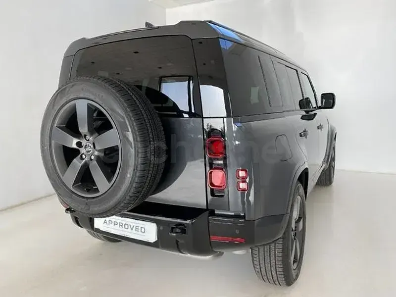 Usado Land Rover Defender SE 249 CV (183 kW) 2025 Gris / plata SUV