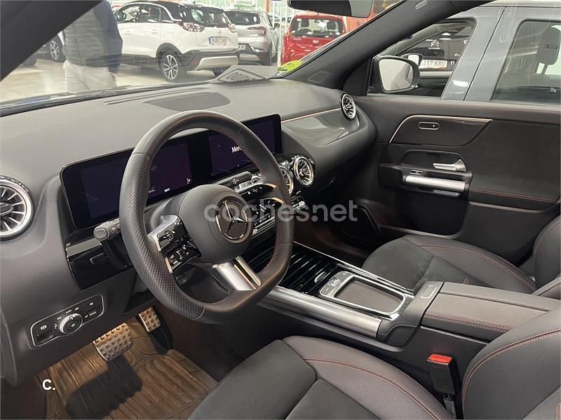 Usado Mercedes GLA200 150 CV (110 kW) 2024 Gris / plata SUV