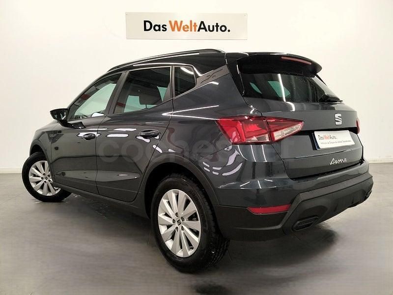Usado Seat Arona Style 115 CV (84 kW) 2025 Gris / plata SUV
