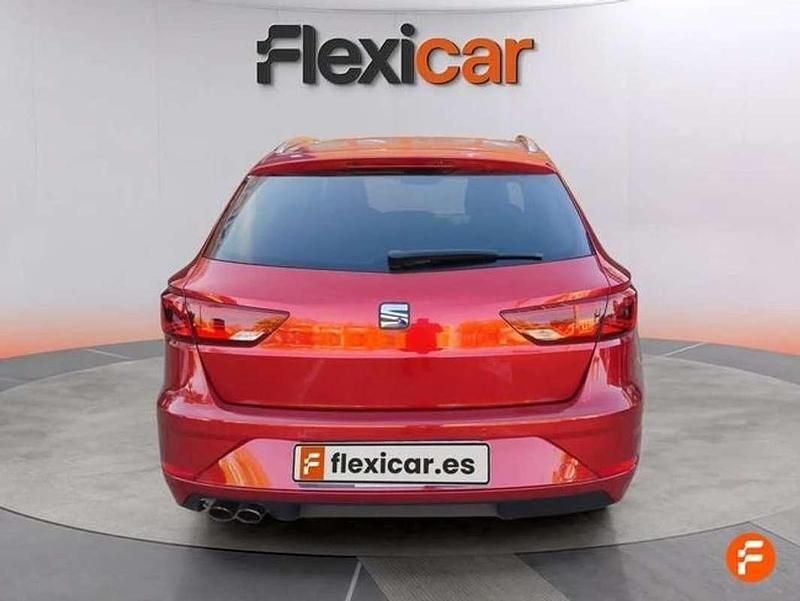 Usado Seat Leon ST 180 CV (132 kW) 2018 Naranja Familiar