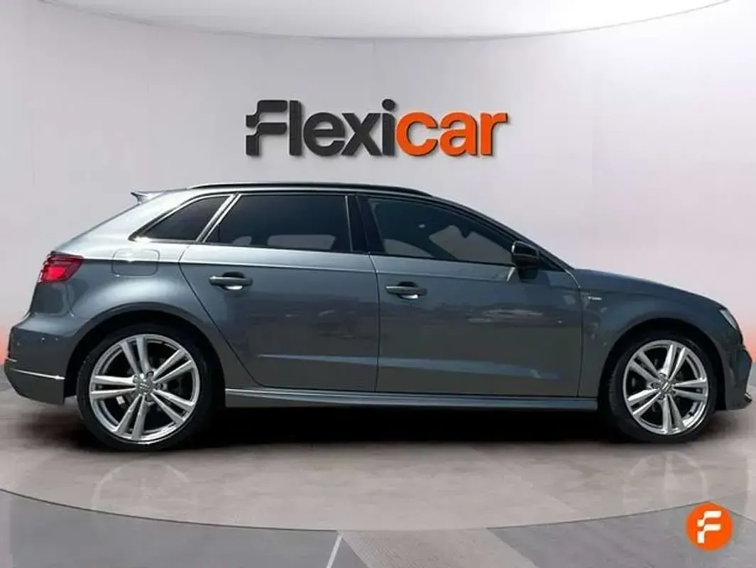Usado Audi A3 Sportback 150 CV (110 kW) 2019 Gris Utilitario