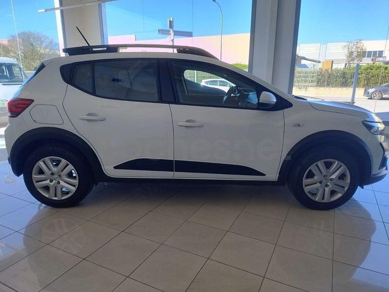 Usado Dacia Sandero Expression 91 CV (66 kW) 2024 Blanco Berlina