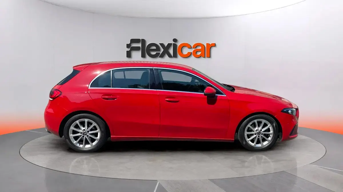 Usado Mercedes A180 116 CV (85 kW) 2019 Rojo Berlina