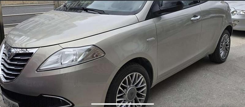 Usado Lancia Ypsilon S 69 CV (50 kW) 2013 Utilitario