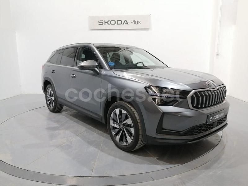 Gris Usado 2025 Skoda Kodiaq Selection SUV | 45.990 € - Imagen 1/4