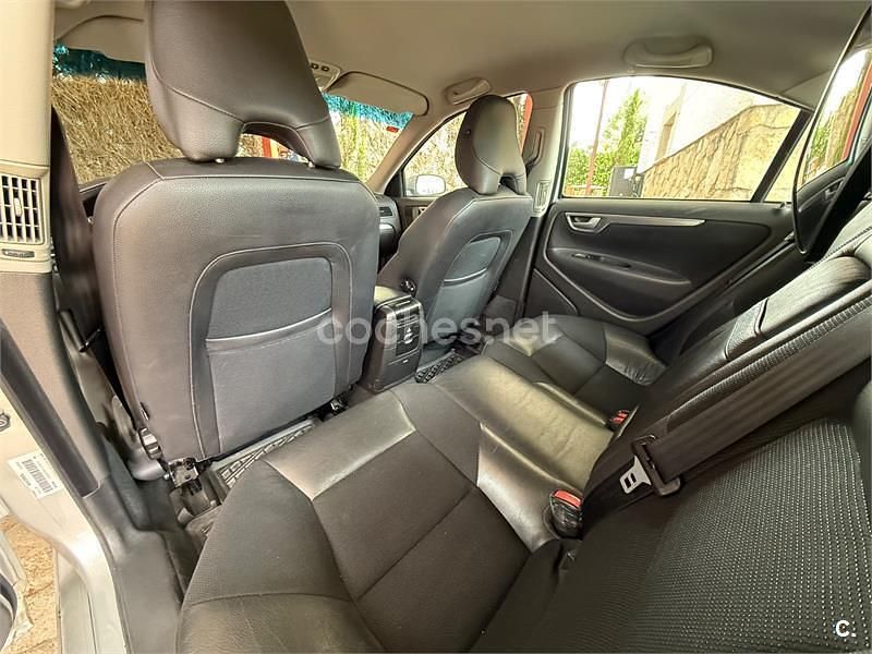 Usado Volvo S60 Momentum 185 CV (136 kW) 2007 Gris / plata Berlina