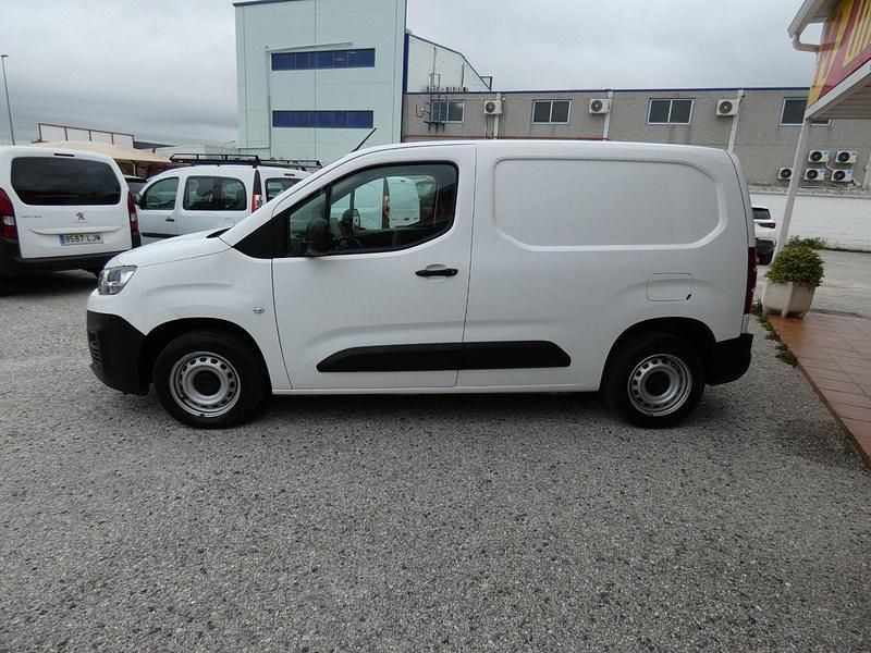 Usado Citroën Berlingo 102 CV (75 kW) 2021 Blanco Monovolumen