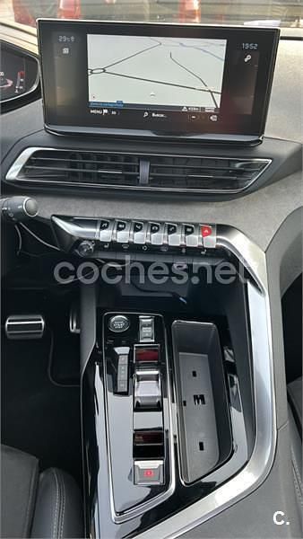 Negro Usado 2023 Peugeot 5008 GT Monovolumen | 25.000 € (Caro) - Imagen 1/4