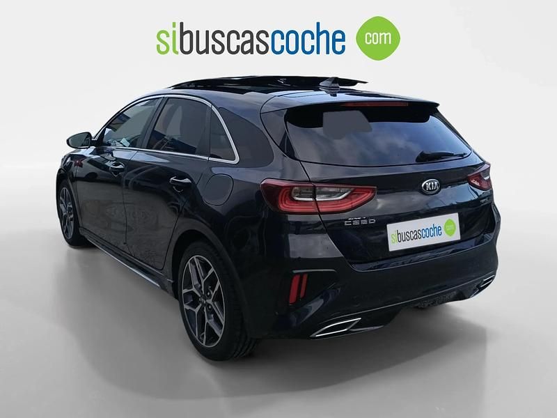 Usado Kia Ceed 136 CV (100 kW) 2020 Negro Utilitario